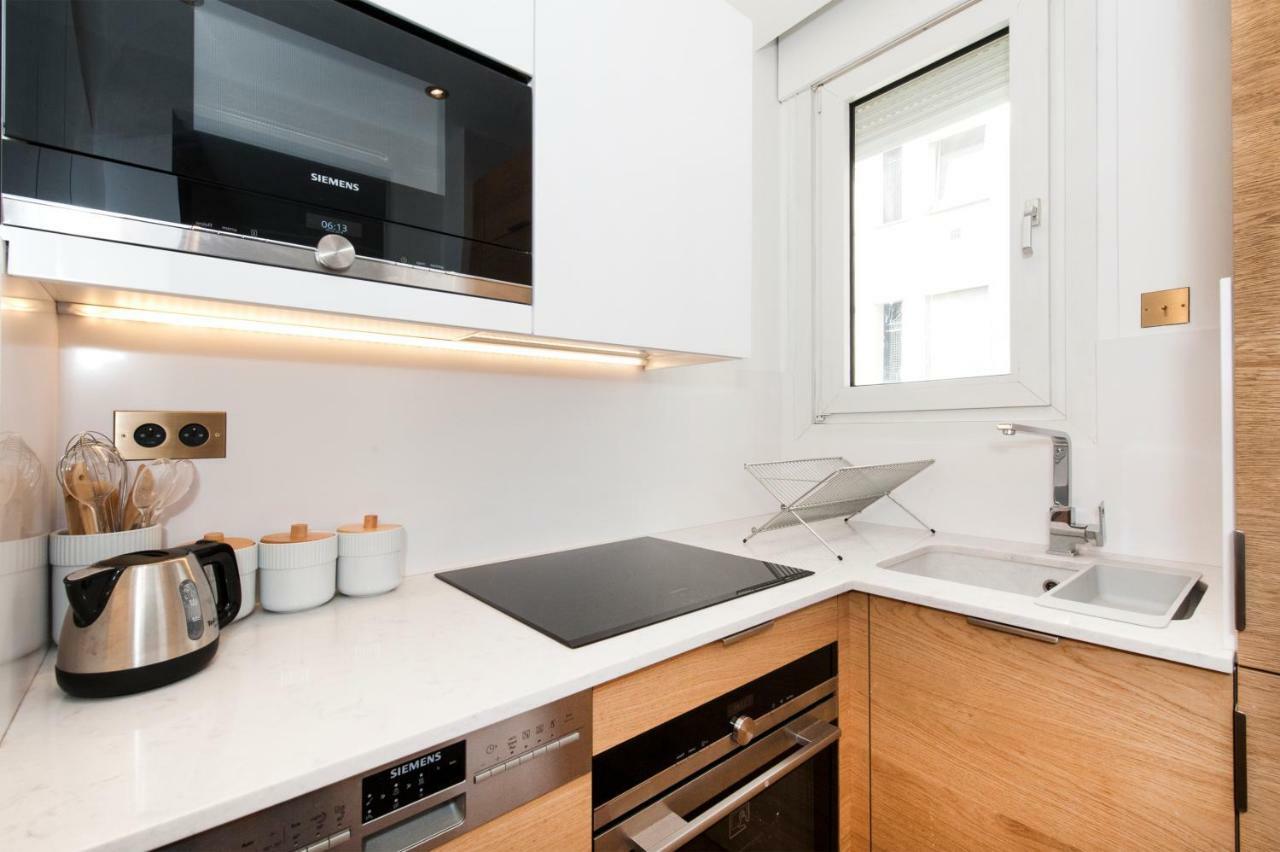 Luxury Montaigne Apartment 巴黎 外观 照片